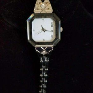 WeiQin Fashionable Elegant Silver Watch